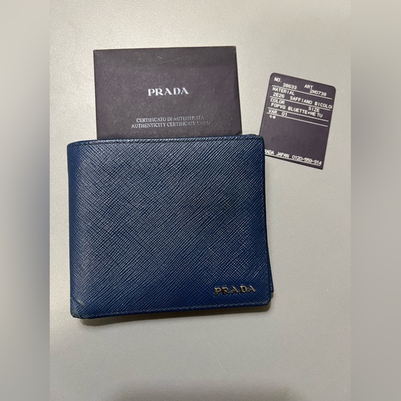 Prada men’s bifold wallet - Picture 1 of 15